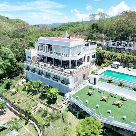 La Cecile Hotel & Cafe Komodo Лабуан-Бахо Экстерьер фото