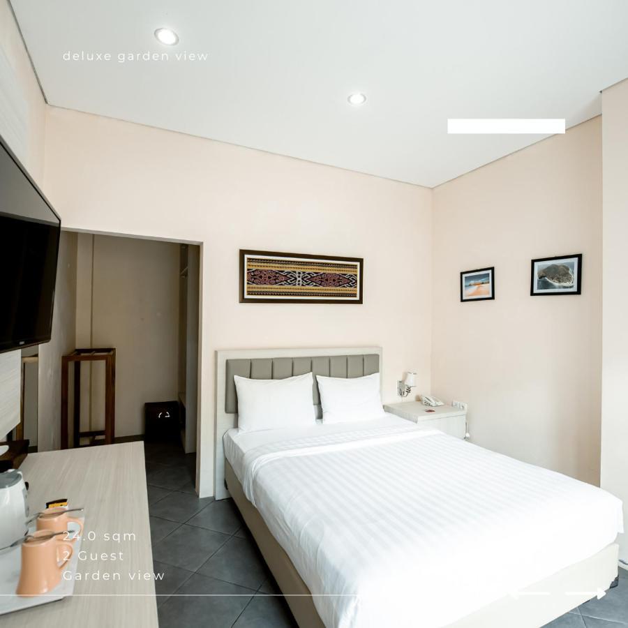 La Cecile Hotel & Cafe Komodo Лабуан-Бахо Экстерьер фото
